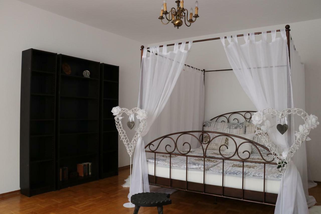 The Lakehouse Villa Neusiedl Am See Wienerstrasse 8 Esterno foto