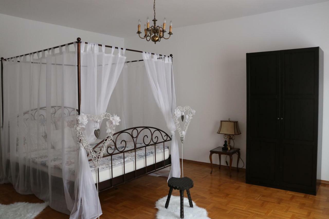 The Lakehouse Villa Neusiedl Am See Wienerstrasse 8 Esterno foto