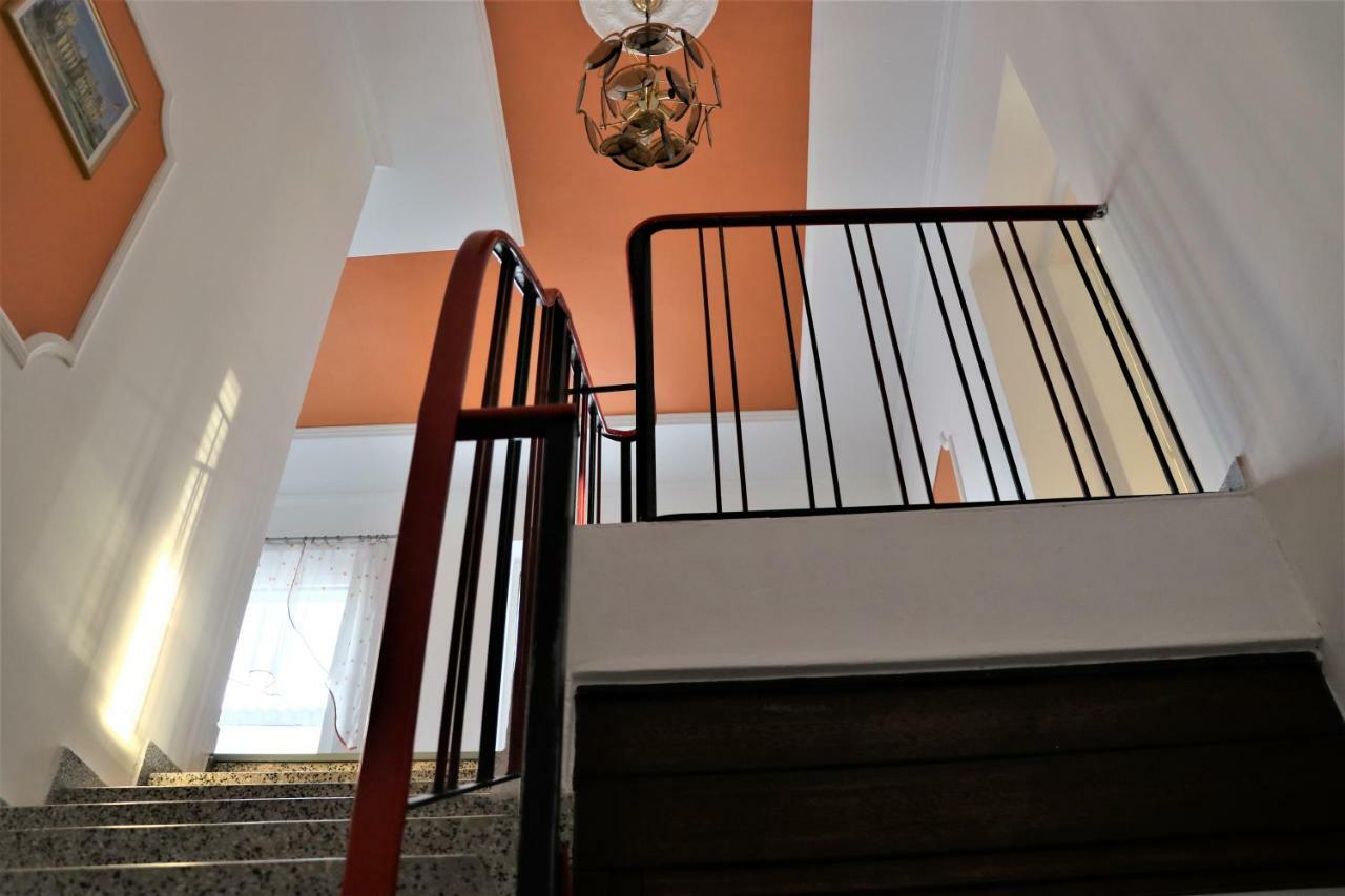 The Lakehouse Villa Neusiedl Am See Wienerstrasse 8 Esterno foto