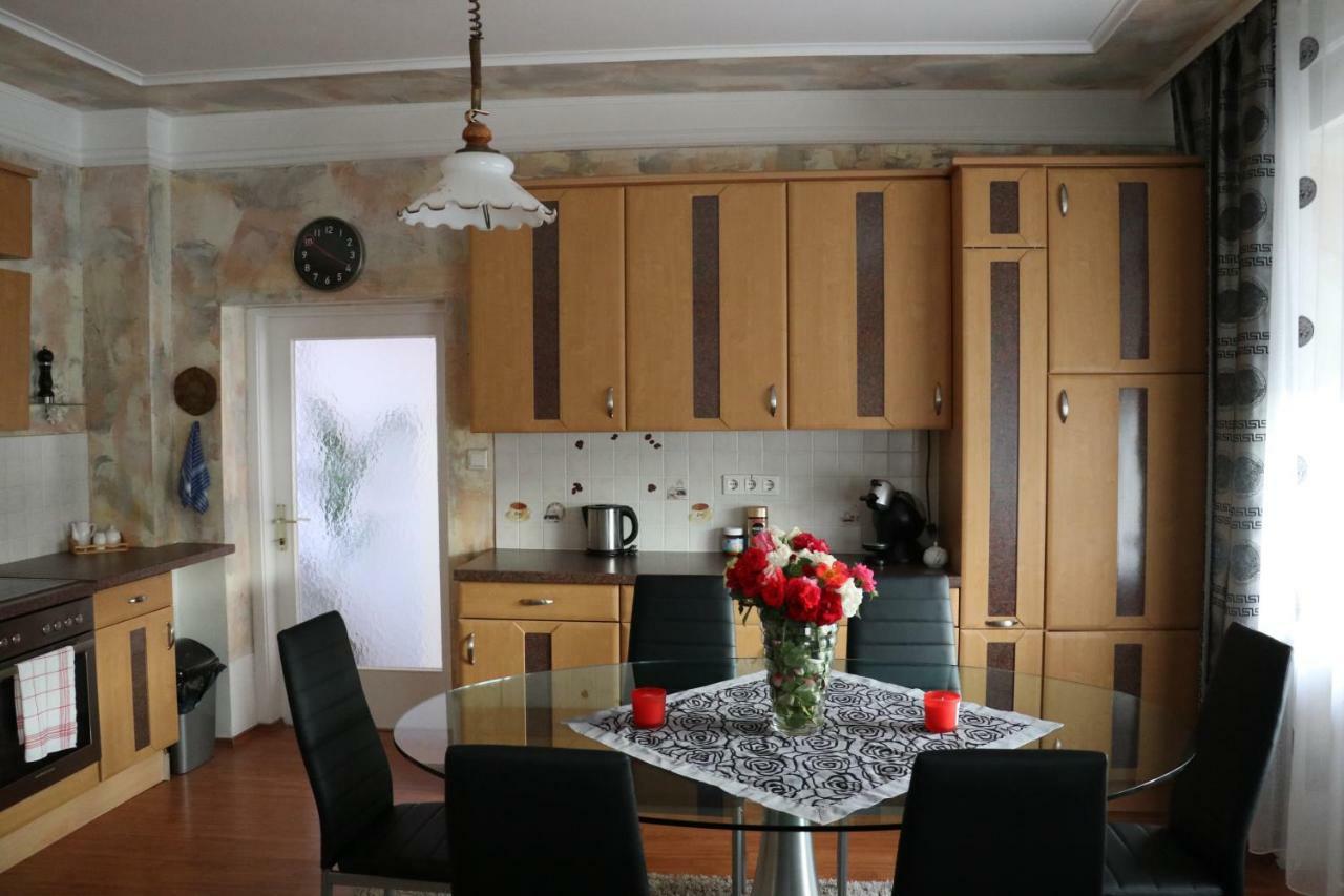 The Lakehouse Villa Neusiedl Am See Wienerstrasse 8 Esterno foto
